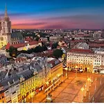 Luxurios And Historic Apartment \